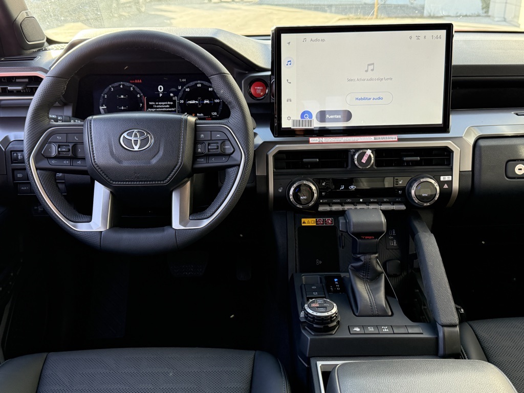 Vehicle image 24 of 25