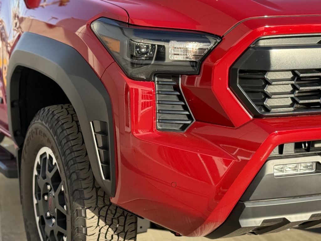 Vehicle image 10 of 25