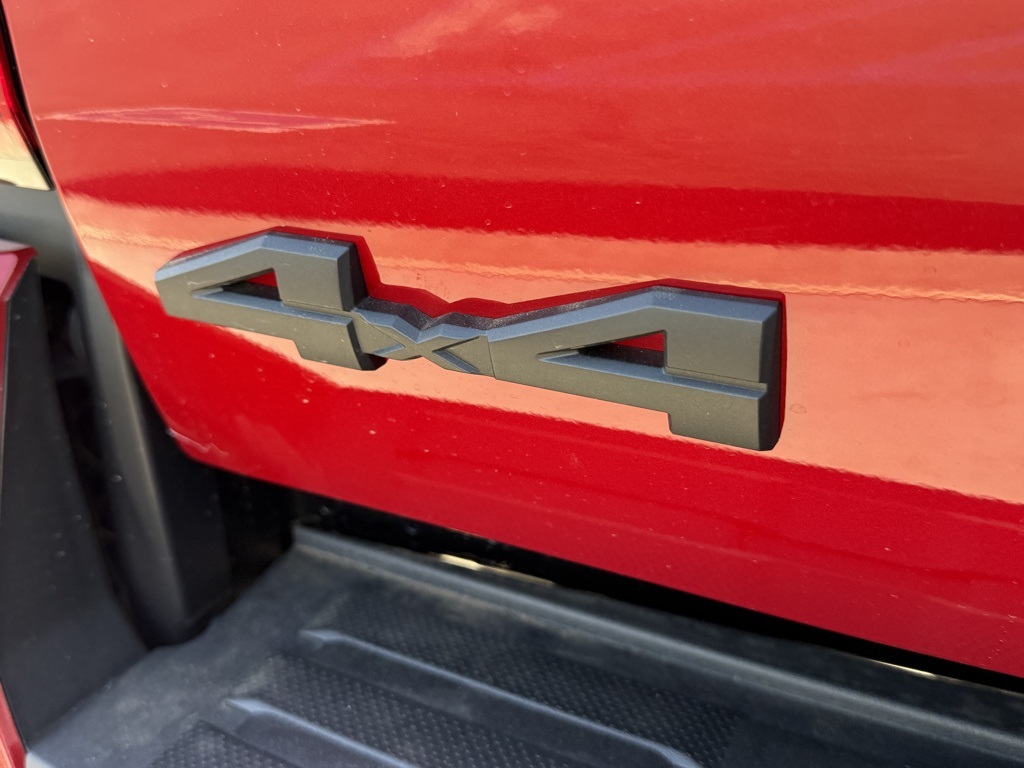 Vehicle image 11 of 25