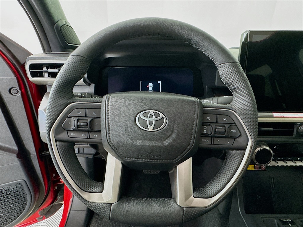 Vehicle image 11 of 32