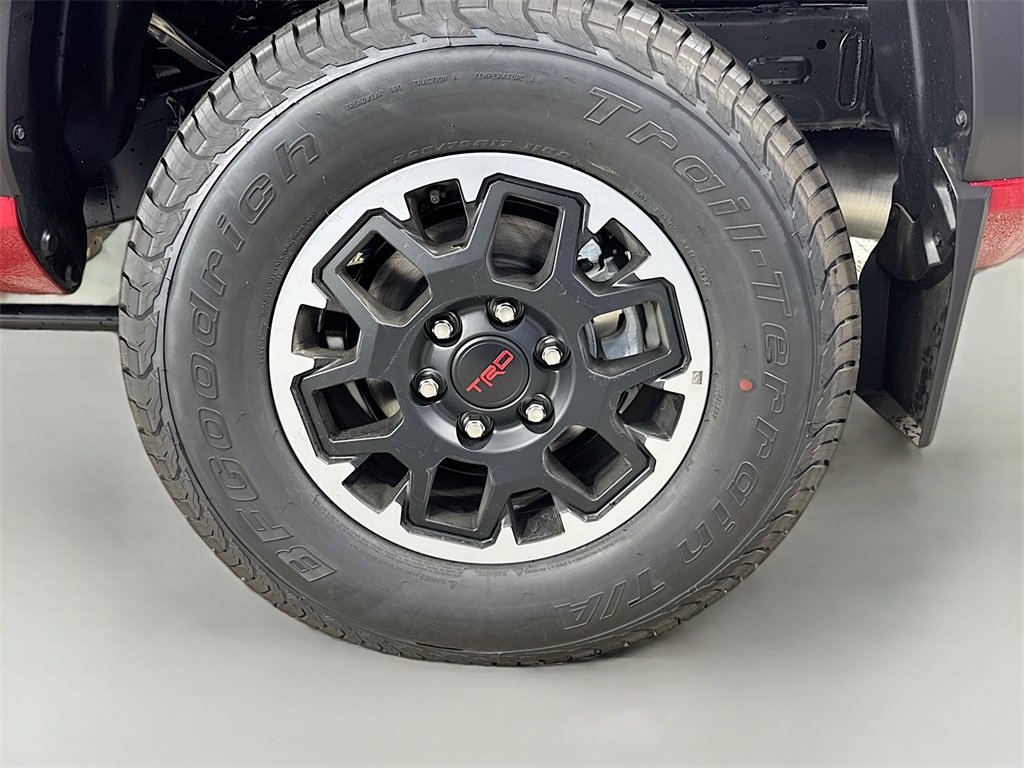 Vehicle image 31 of 32