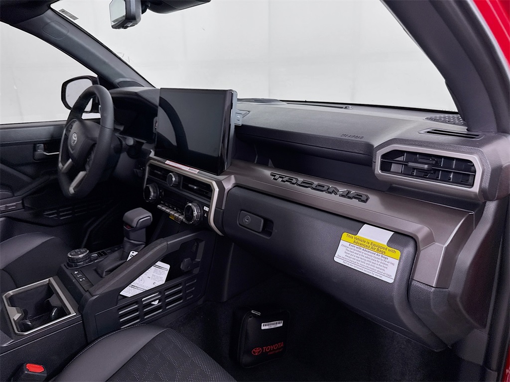 Vehicle image 29 of 32