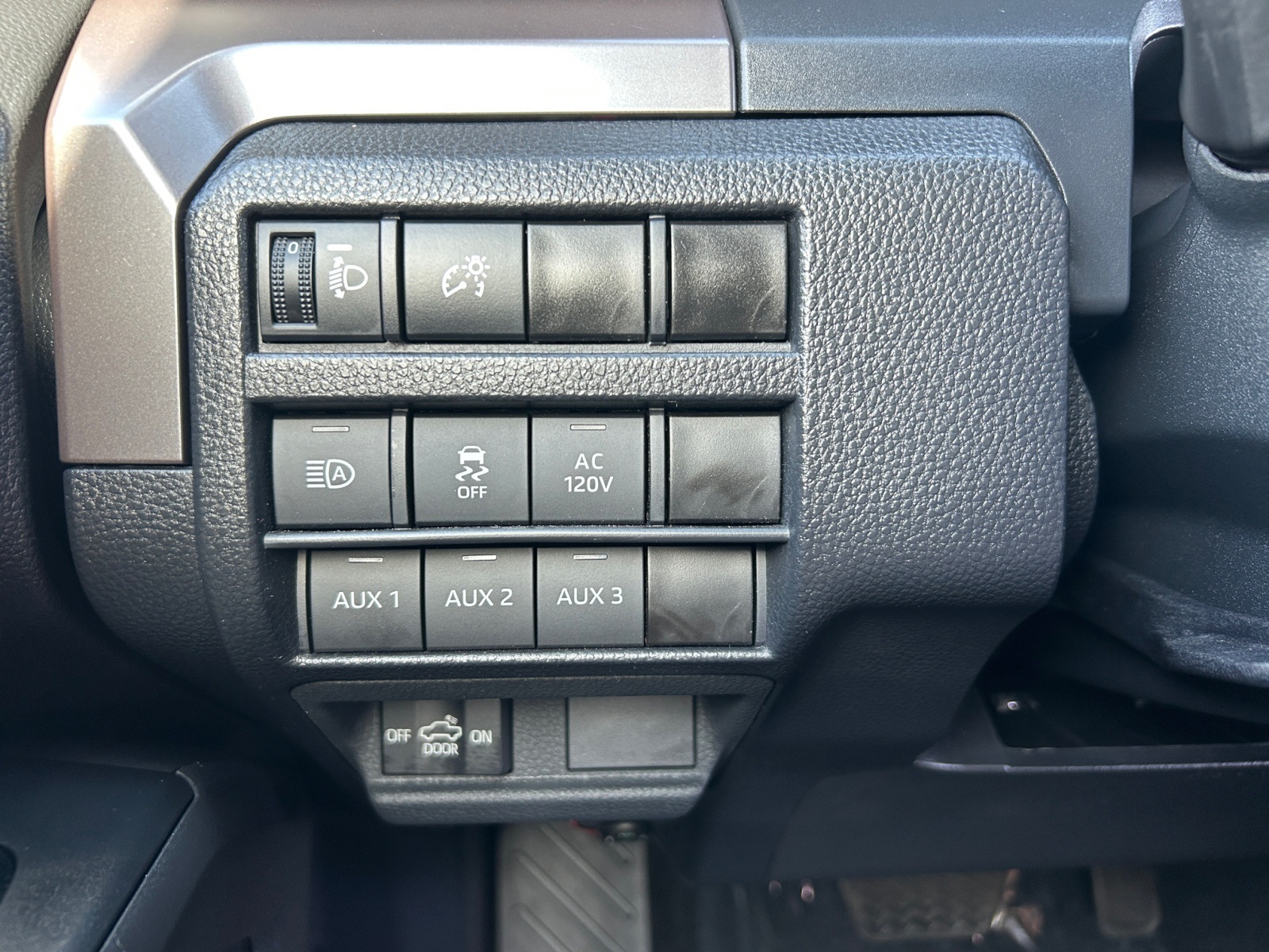 Vehicle image 24 of 25