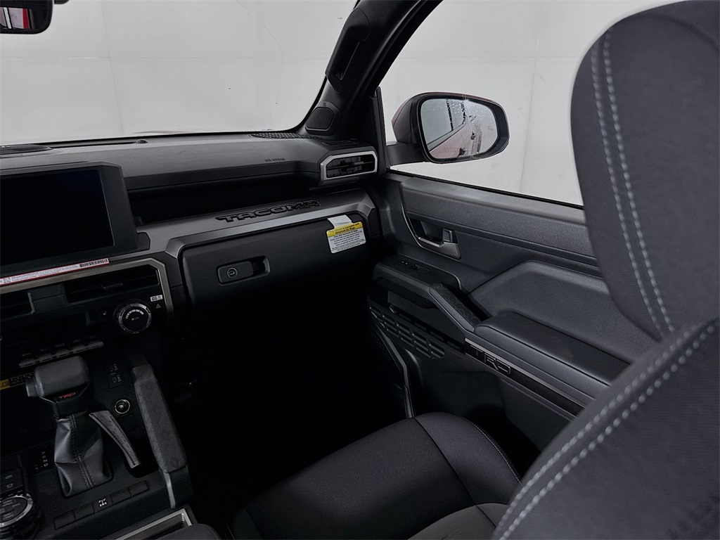 Vehicle image 23 of 30