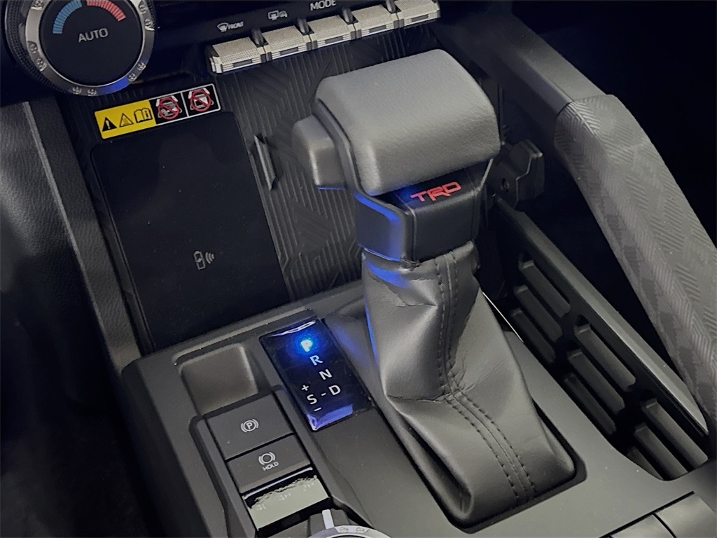 Vehicle image 16 of 30
