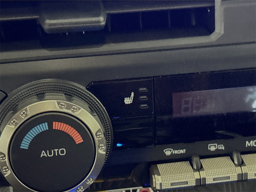 Vehicle image 20 of 30