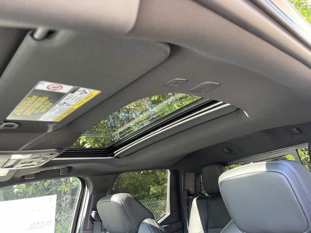 Vehicle image 9 of 25