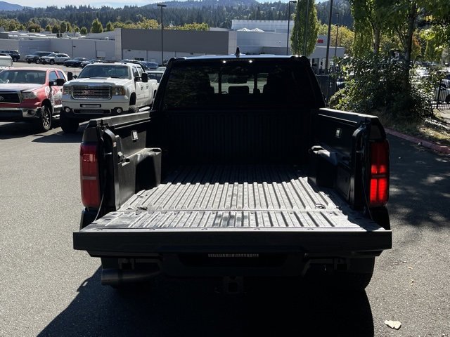 Vehicle image 23 of 25