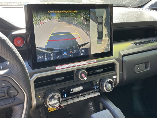 Vehicle image 19 of 25