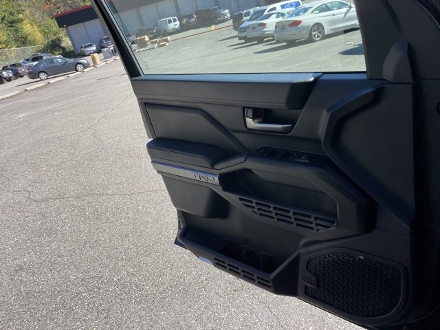Vehicle image 10 of 25