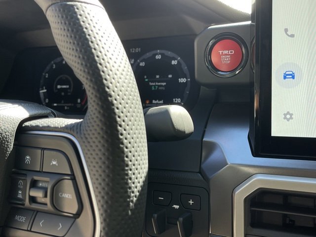Vehicle image 16 of 25