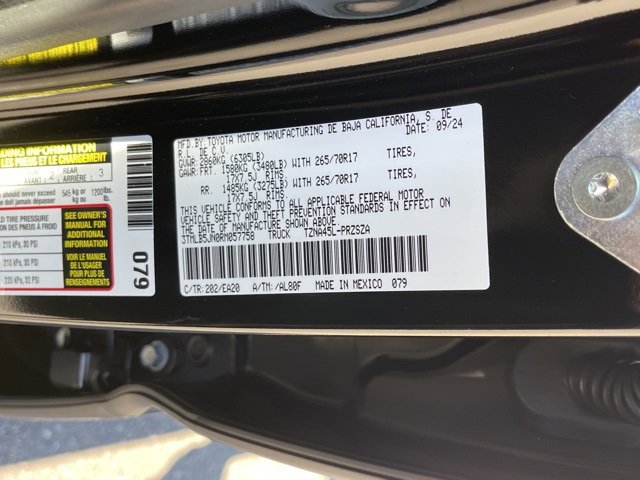 Vehicle image 22 of 25