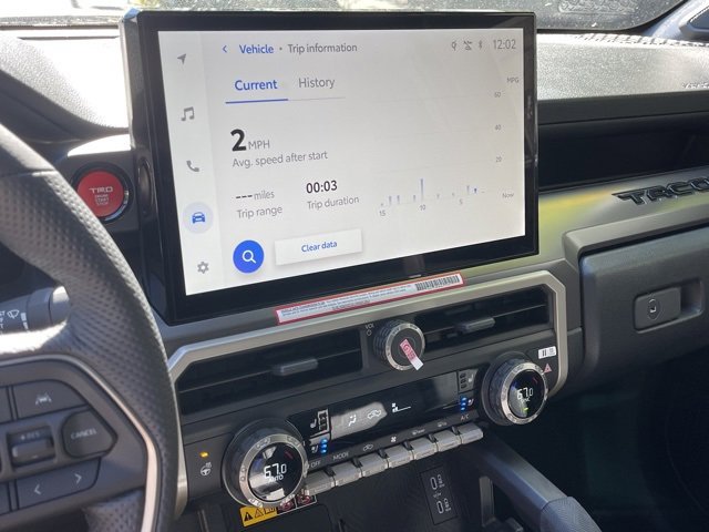Vehicle image 18 of 25