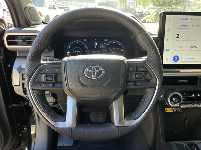 Vehicle image 12 of 25