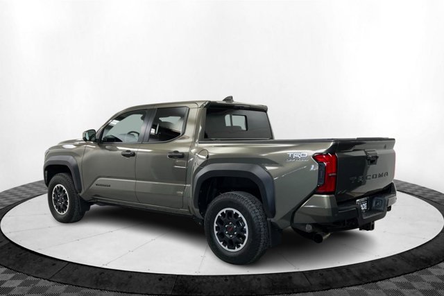 Vehicle image 7 of 24