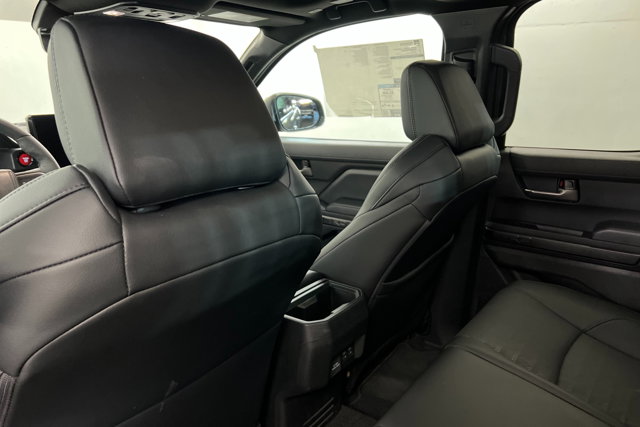 Vehicle image 19 of 24