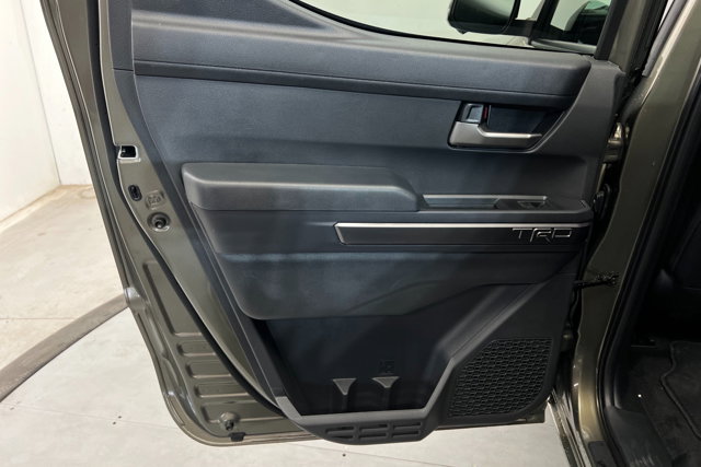 Vehicle image 18 of 24