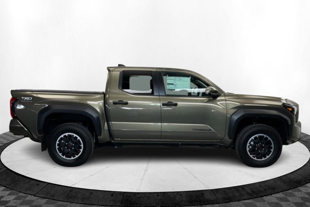 Vehicle image 4 of 24