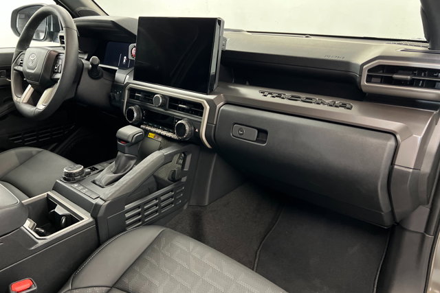 Vehicle image 22 of 24