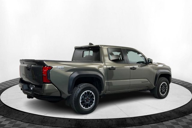 Vehicle image 5 of 24