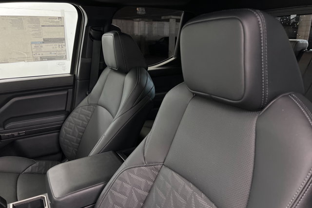 Vehicle image 16 of 24