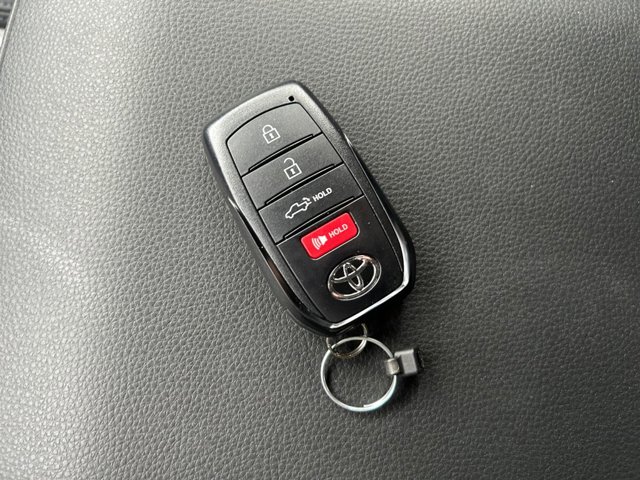 Vehicle image 33 of 37
