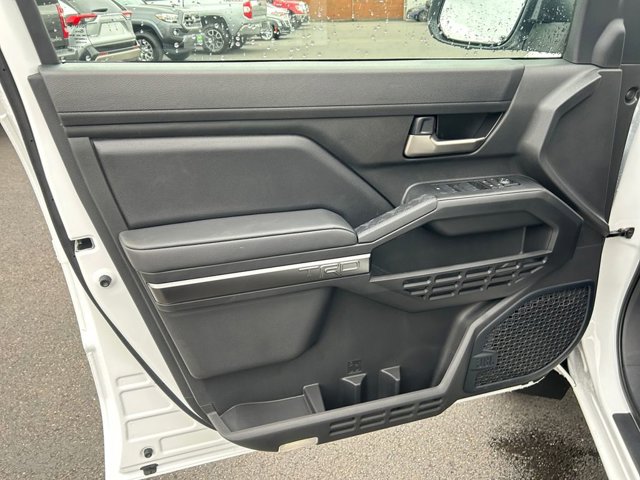 Vehicle image 22 of 37