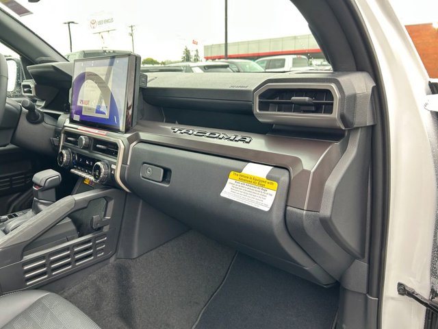 Vehicle image 26 of 37