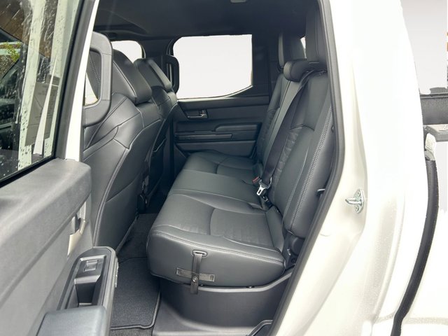 Vehicle image 11 of 37