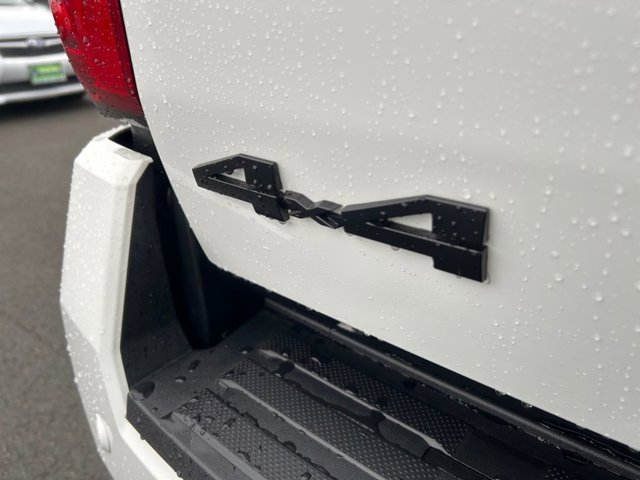 Vehicle image 31 of 37