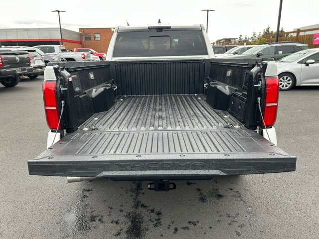 Vehicle image 24 of 37