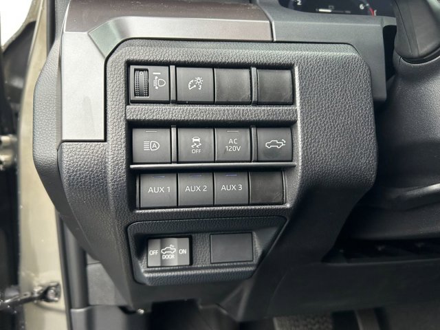 Vehicle image 21 of 37