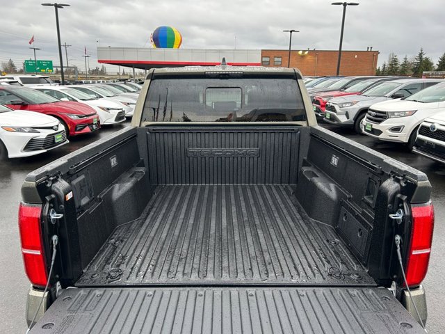 Vehicle image 24 of 37