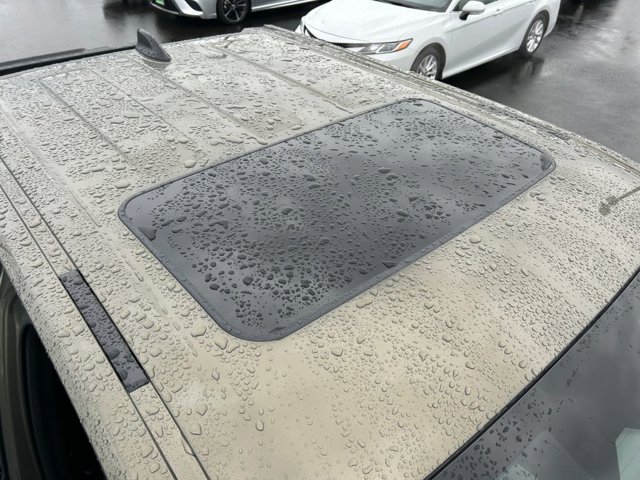 Vehicle image 28 of 37