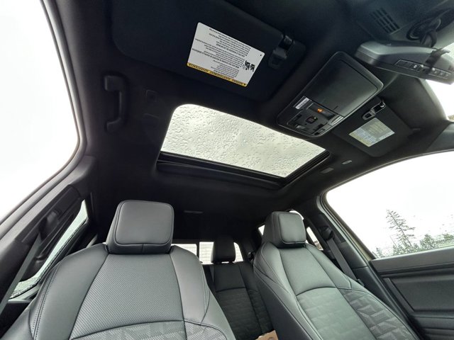 Vehicle image 27 of 37