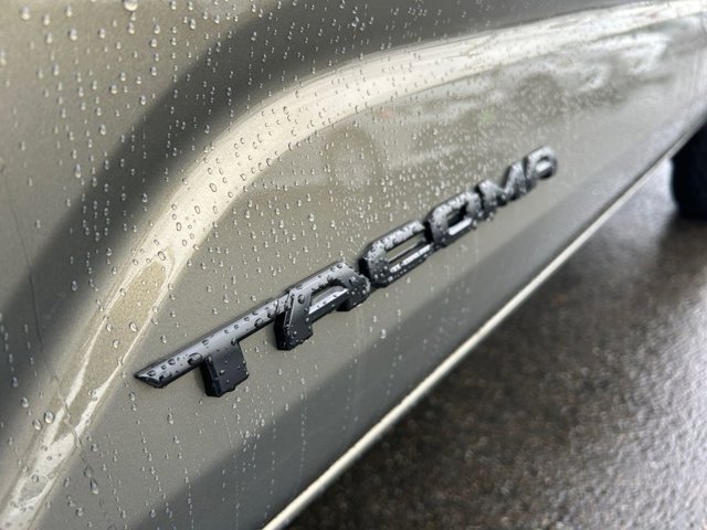 Vehicle image 32 of 37