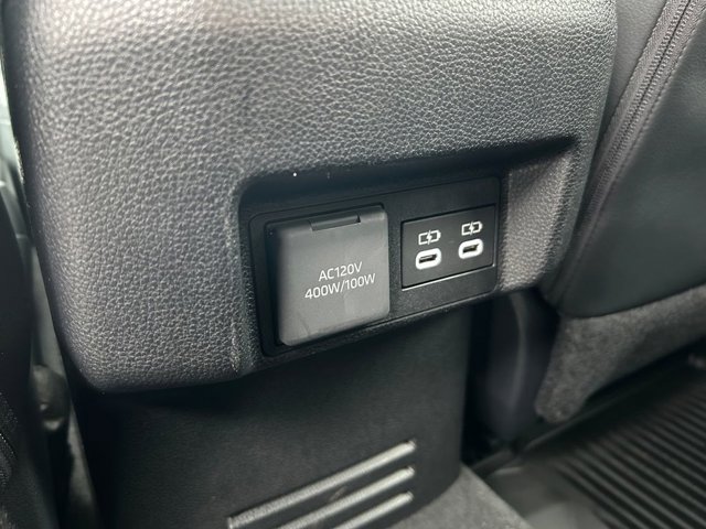 Vehicle image 35 of 37