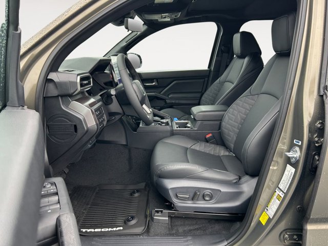 Vehicle image 15 of 37