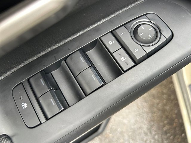 Vehicle image 23 of 37