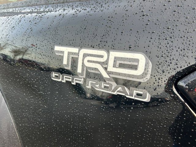 Vehicle image 32 of 37