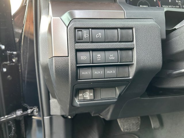Vehicle image 21 of 37