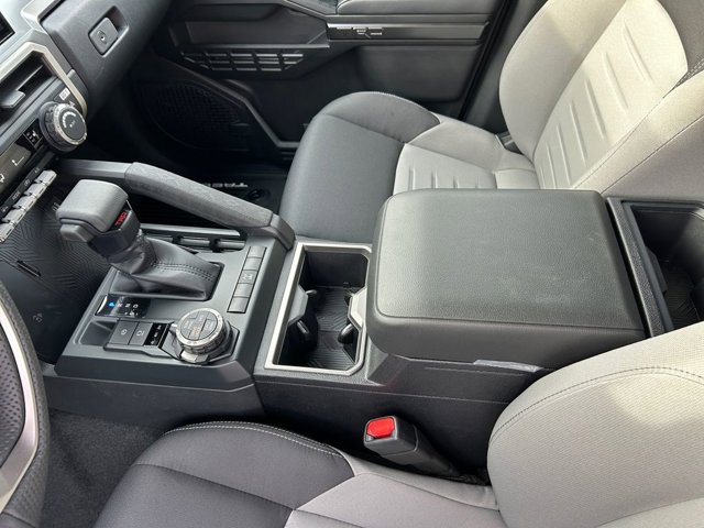 Vehicle image 20 of 37