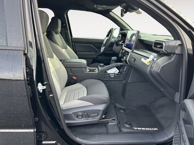 Vehicle image 10 of 37
