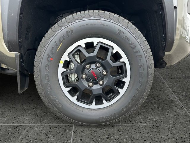 Vehicle image 10 of 38