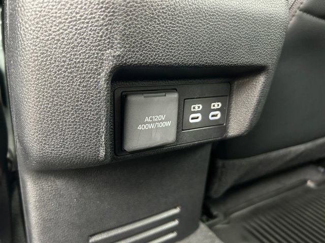 Vehicle image 35 of 38