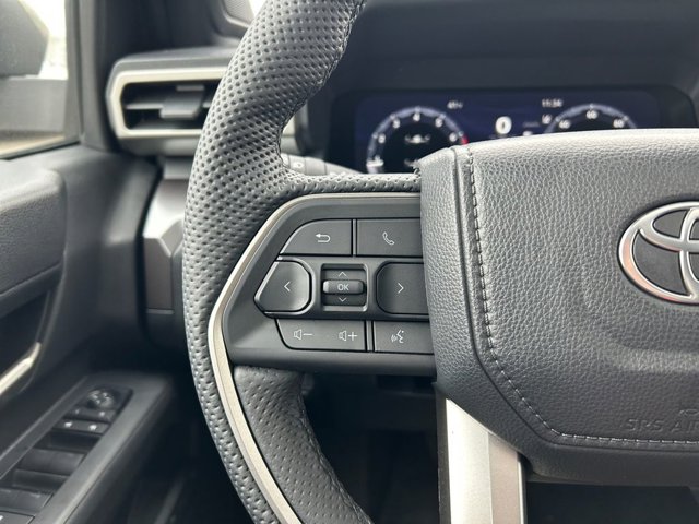 Vehicle image 18 of 38