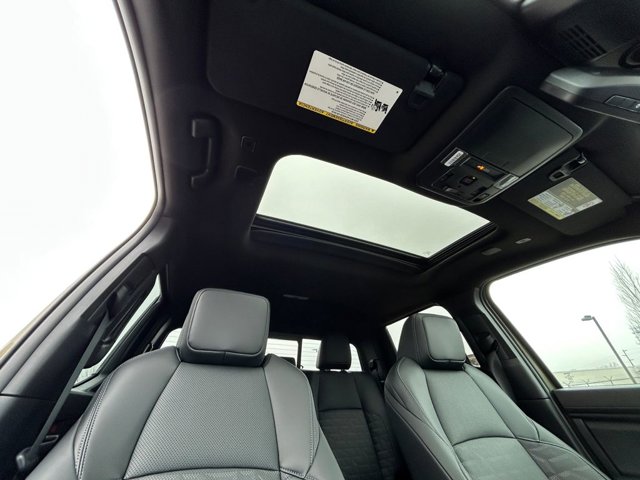 Vehicle image 28 of 38