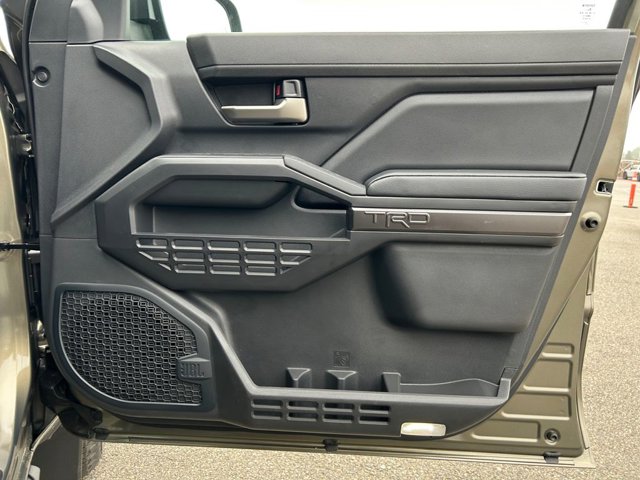 Vehicle image 26 of 38