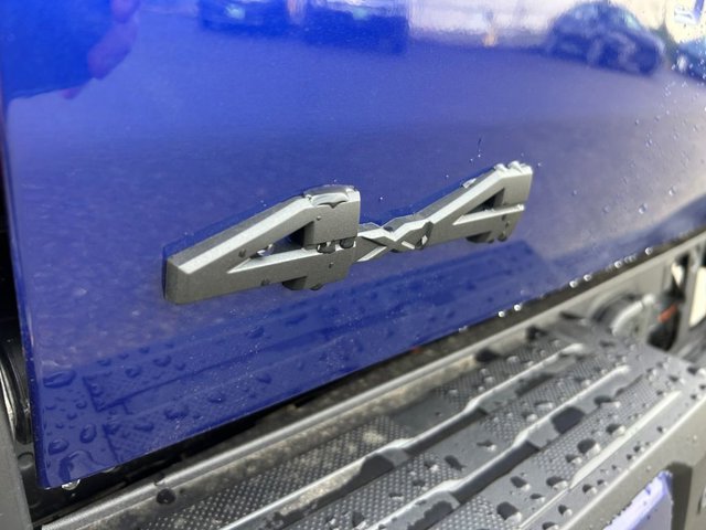 Vehicle image 32 of 37