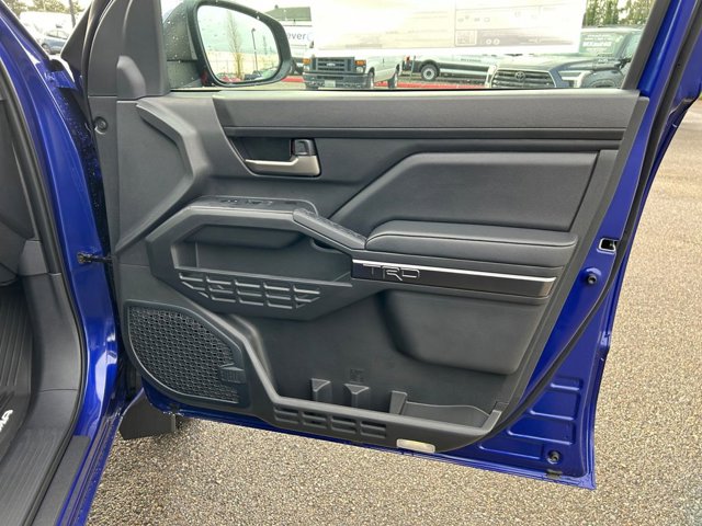 Vehicle image 25 of 37